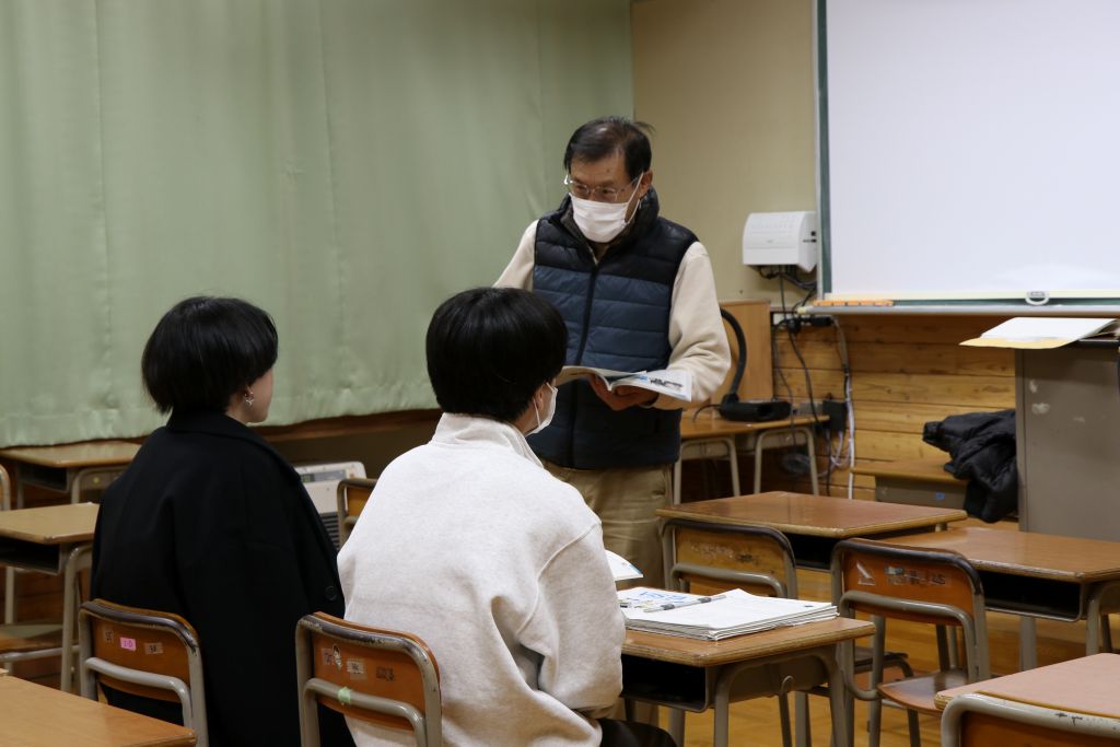 諏訪実業高校 定時制 教師と生徒の対話による授業の様子